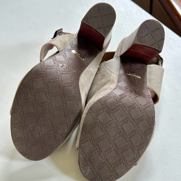 Vionic Women's Sandals in Cream and Tan - Picture 7 of 8